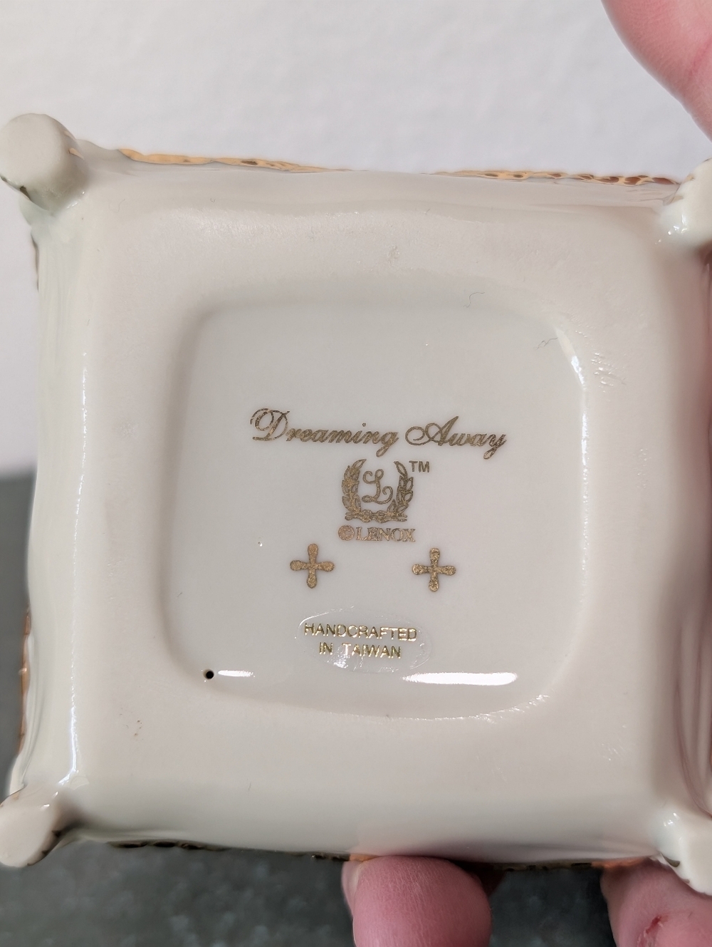 Lenox "Dreaming Away" Figurine Napping Sleeping Cat on Pillow  Gold Trim - Picture 9 of 14